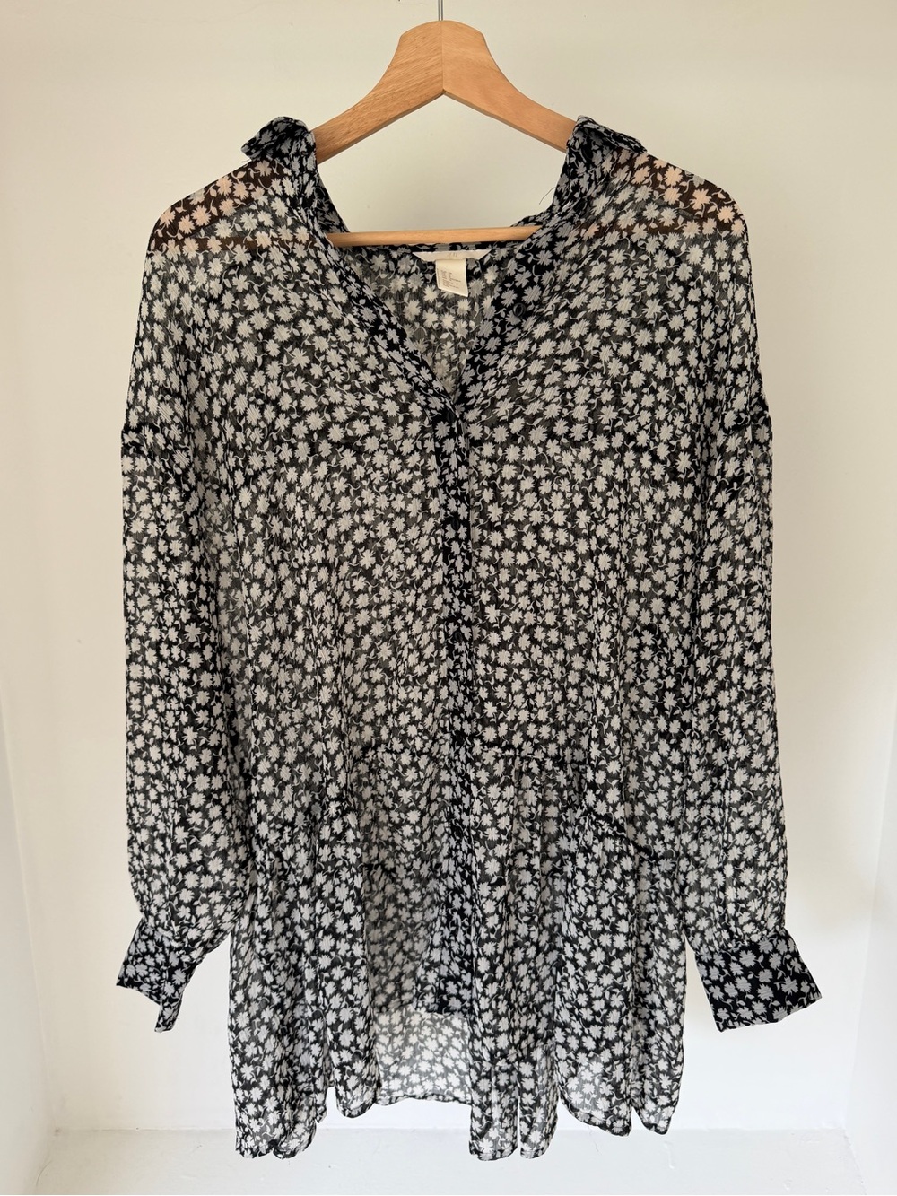 H&M Black & White Floral Sheer Tunic Size 8